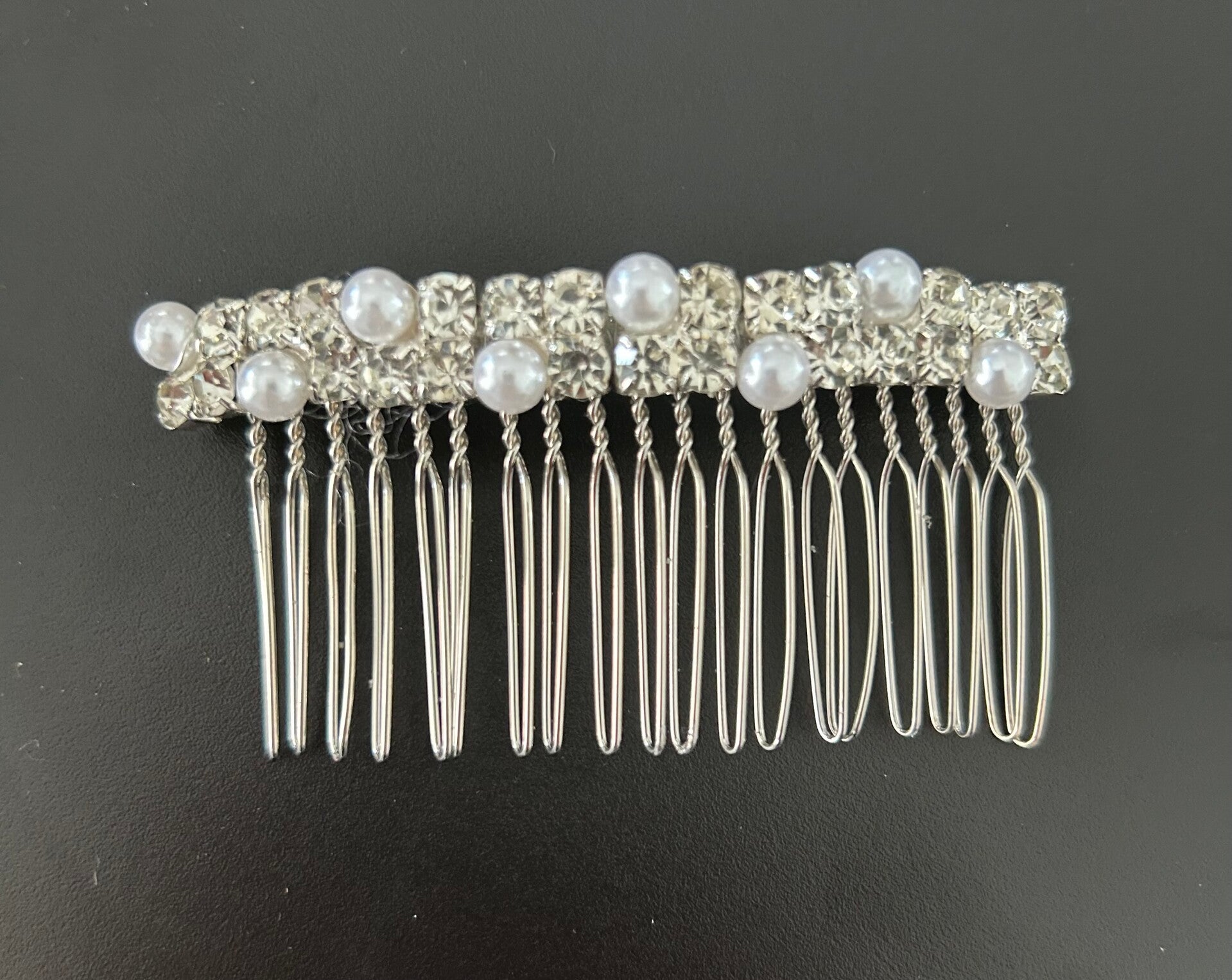 Silver and pearl effect beads hair comb