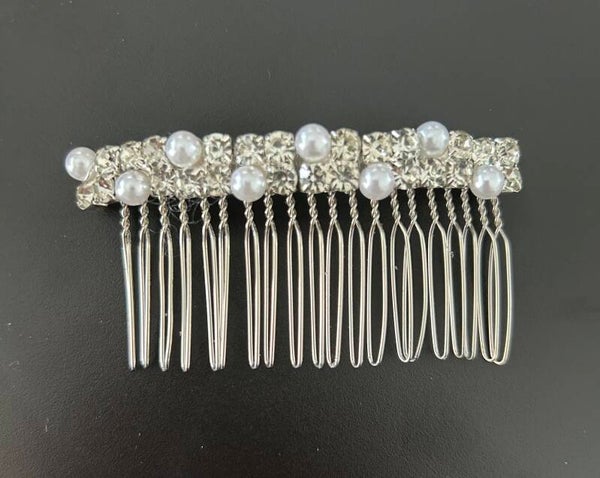 Silver and pearl effect beads hair comb