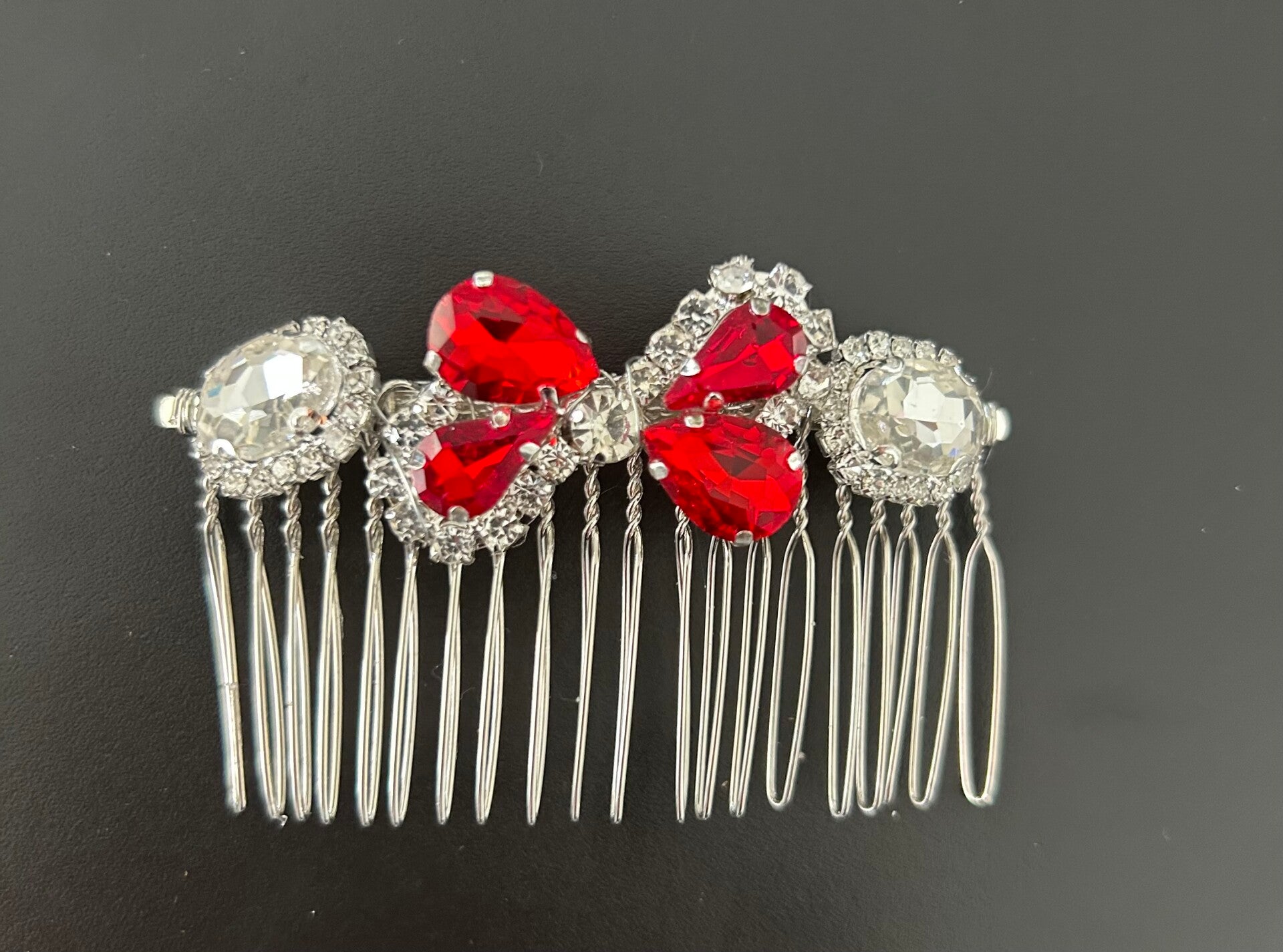 Red bow shape hair comb
