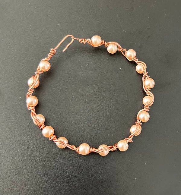 Small peach beaded bracelet