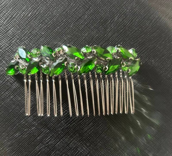 Green hair comb