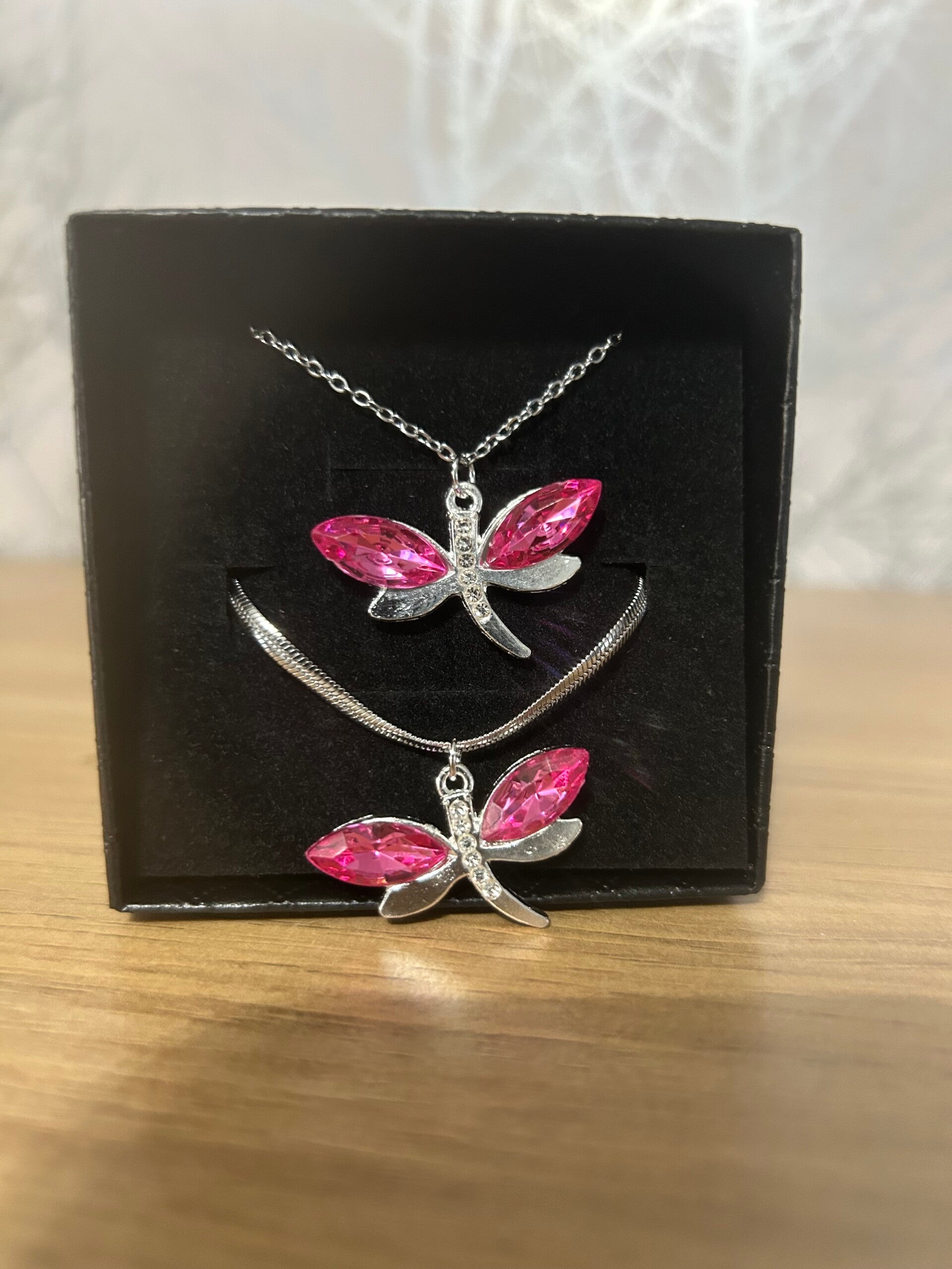 Pink dragonfly set