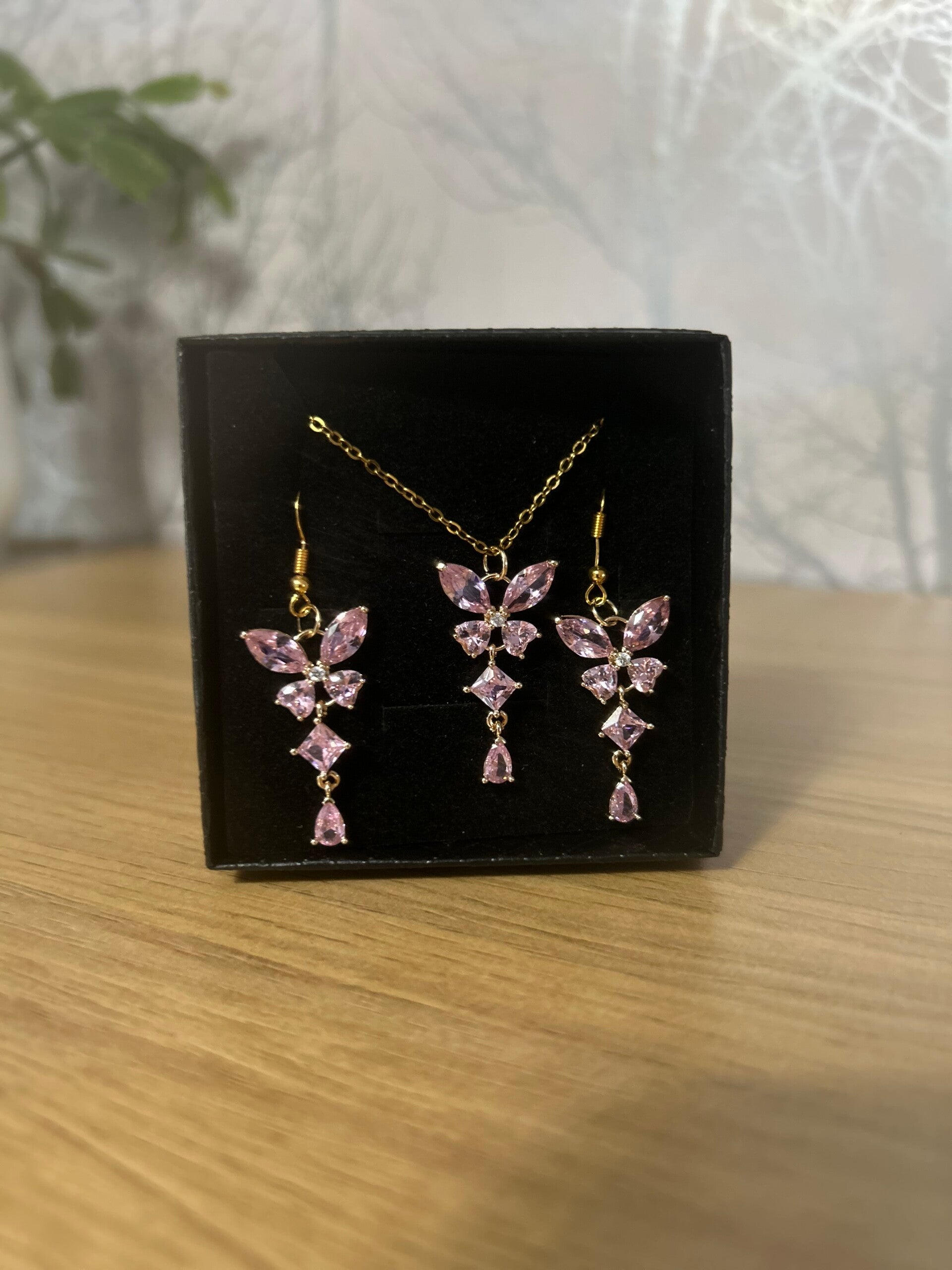 Pink butterfly set