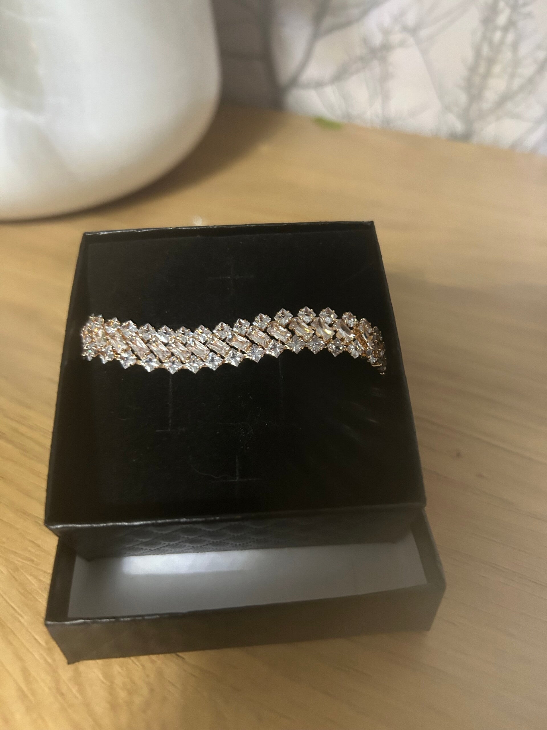 Gold effect sparkly bracelet