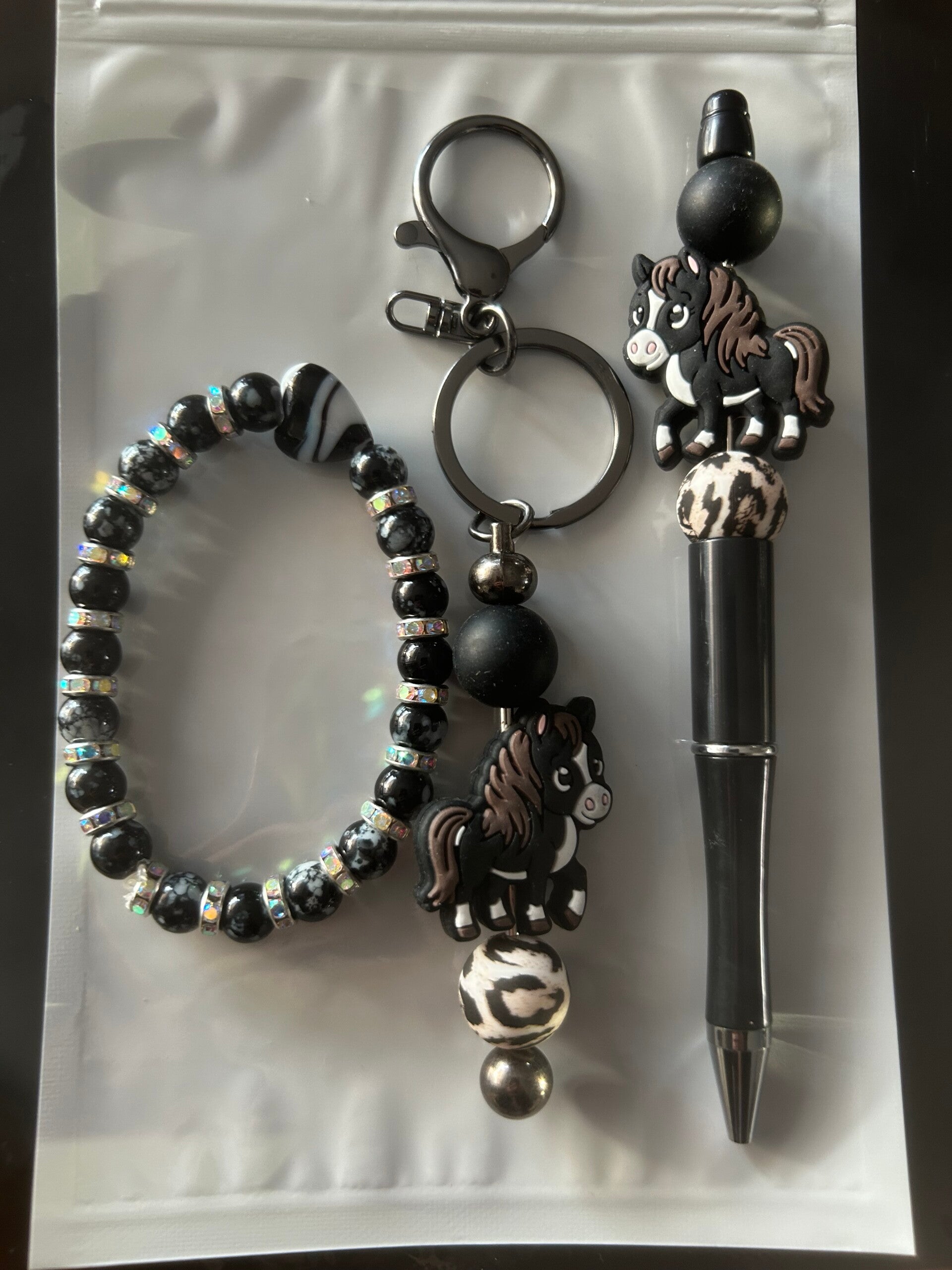 Black horse set