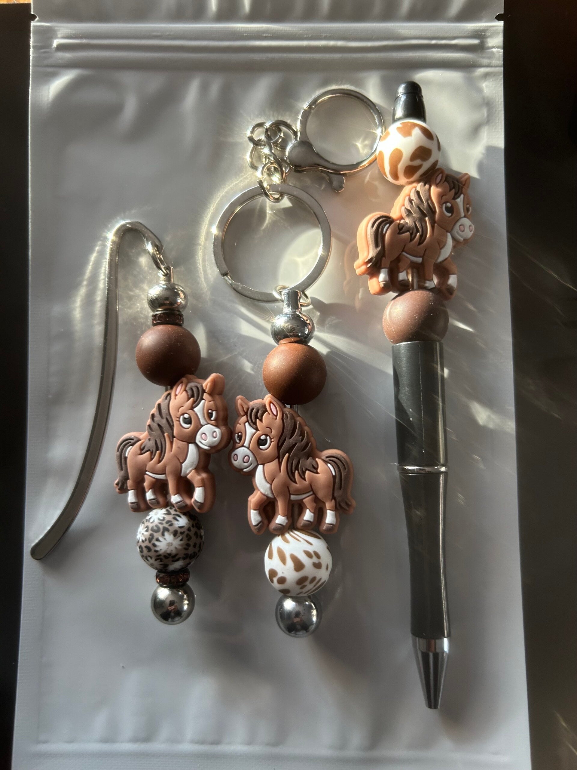 Brown horse set