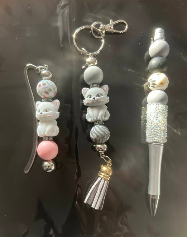 Grey and white cats set
