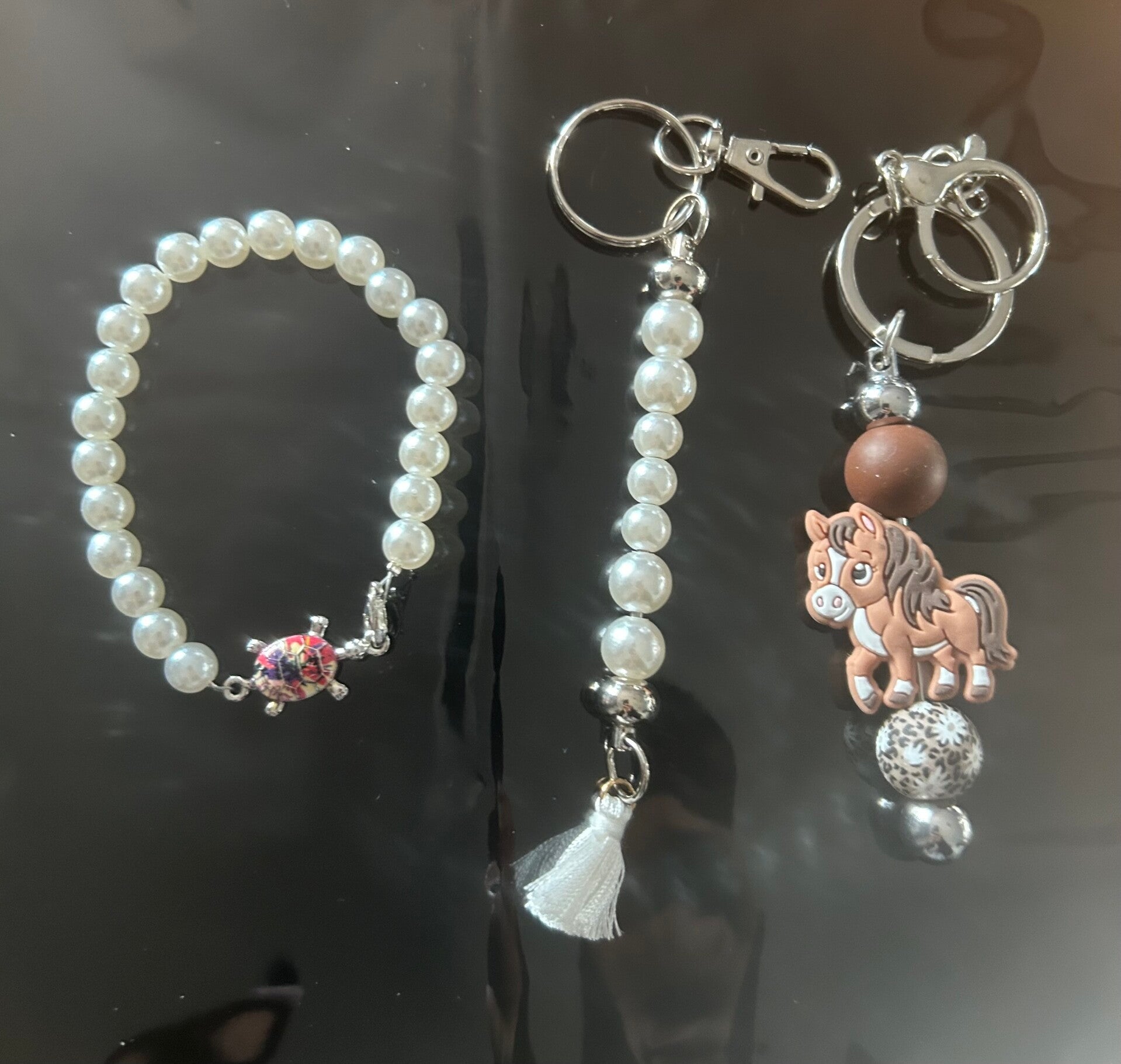 Brown and white horse set