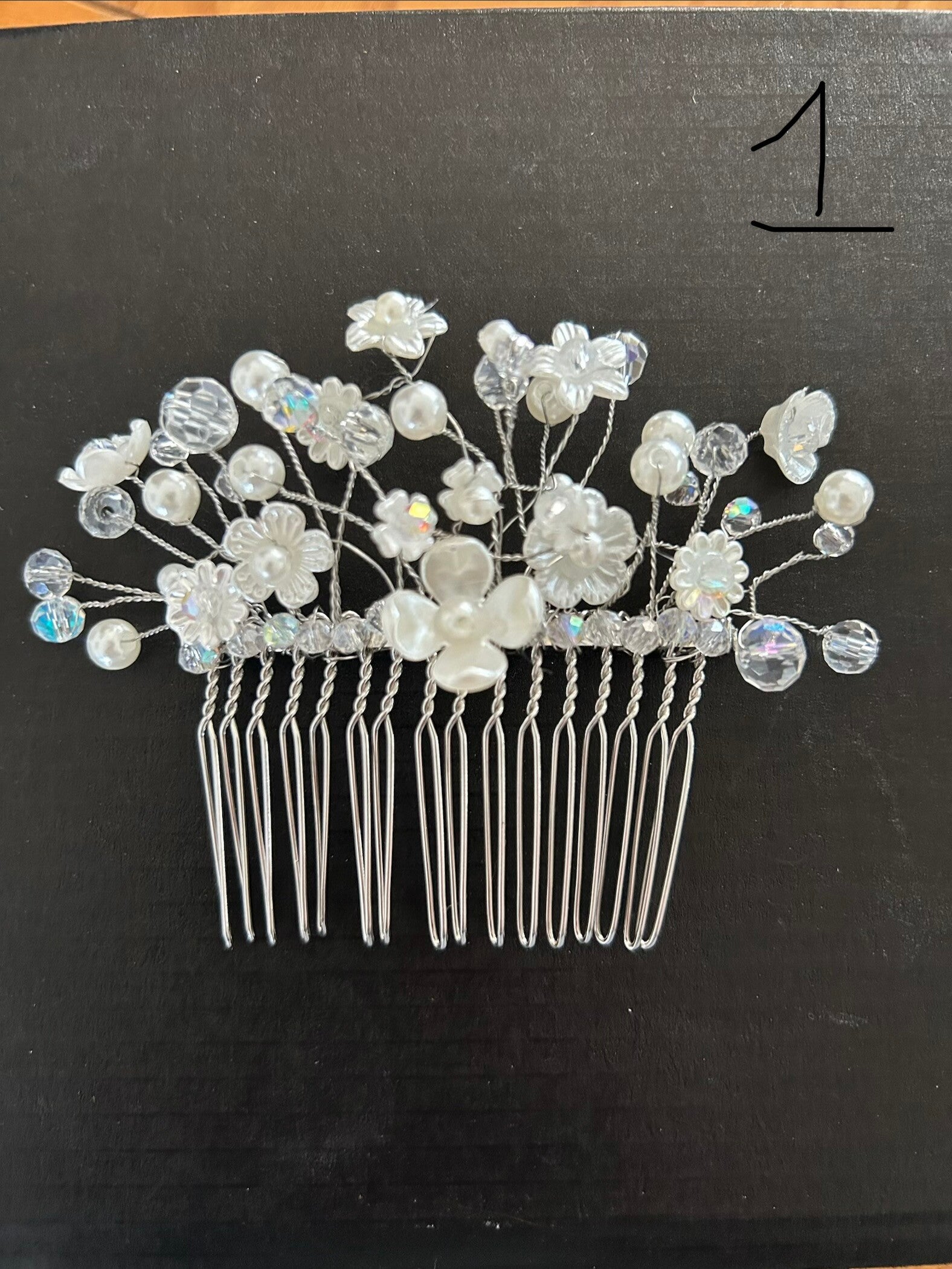 Centre flower hair comb