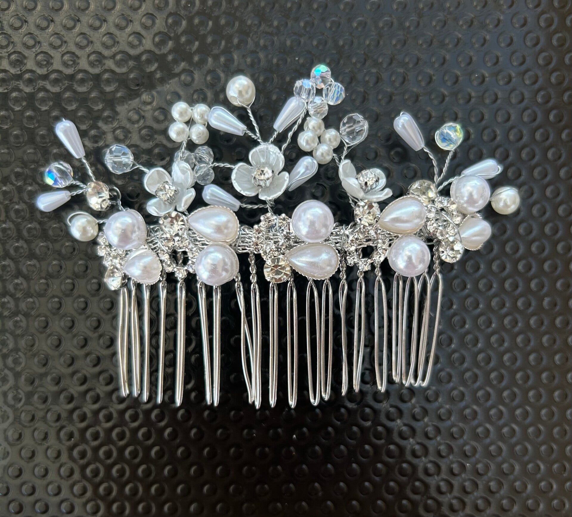 Silver pearl effect hair comb