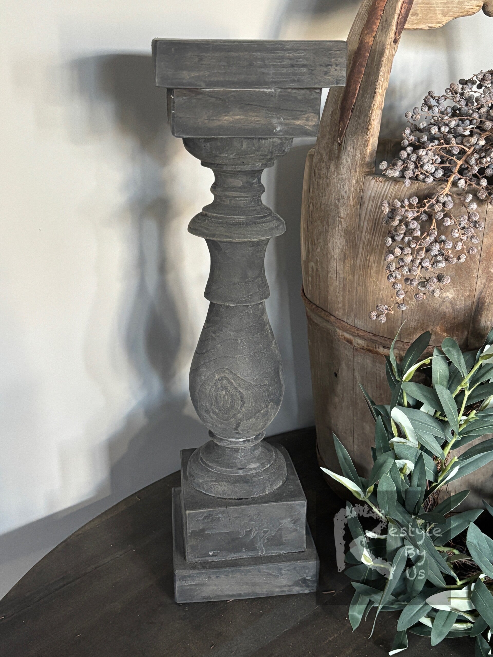 Houten Baluster Kandelaar – Landelijk & Robuust