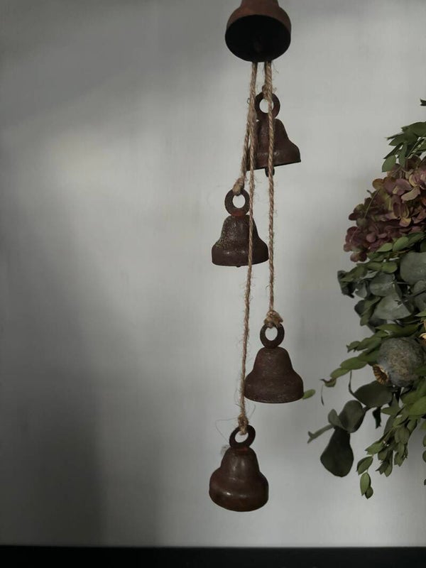 Roest bellen aan een touw