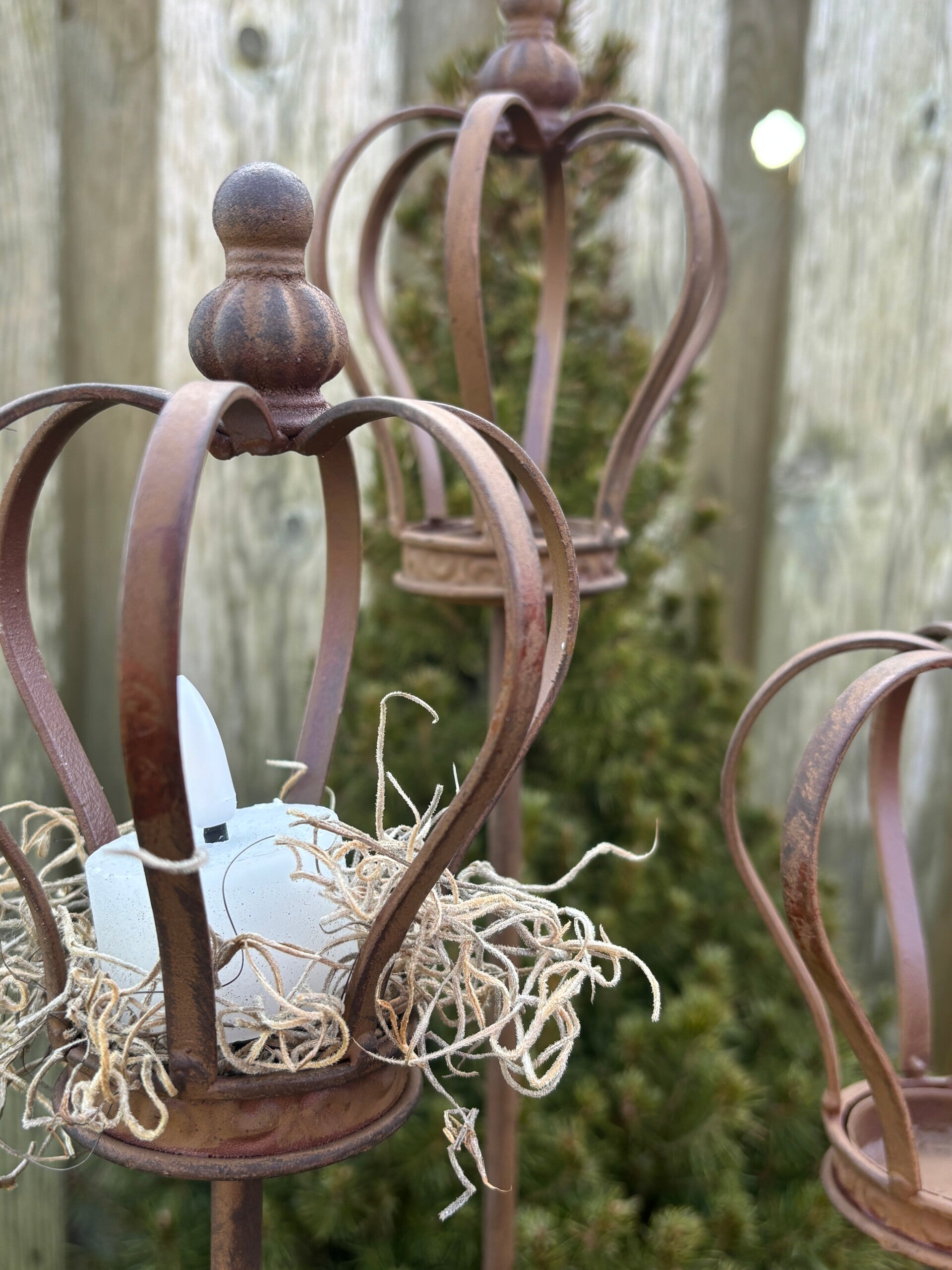 Tuinsteker met kroon