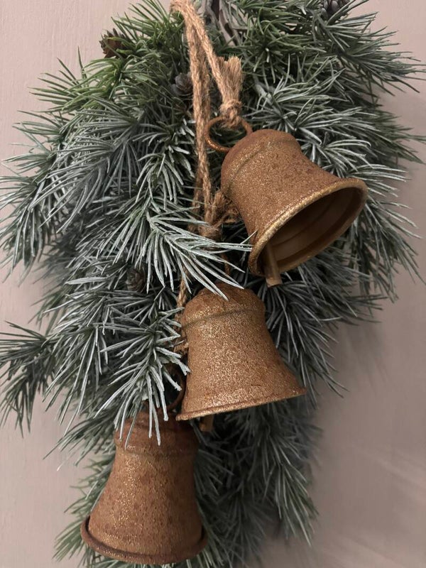 Metalen Kerstbellen aan Touw