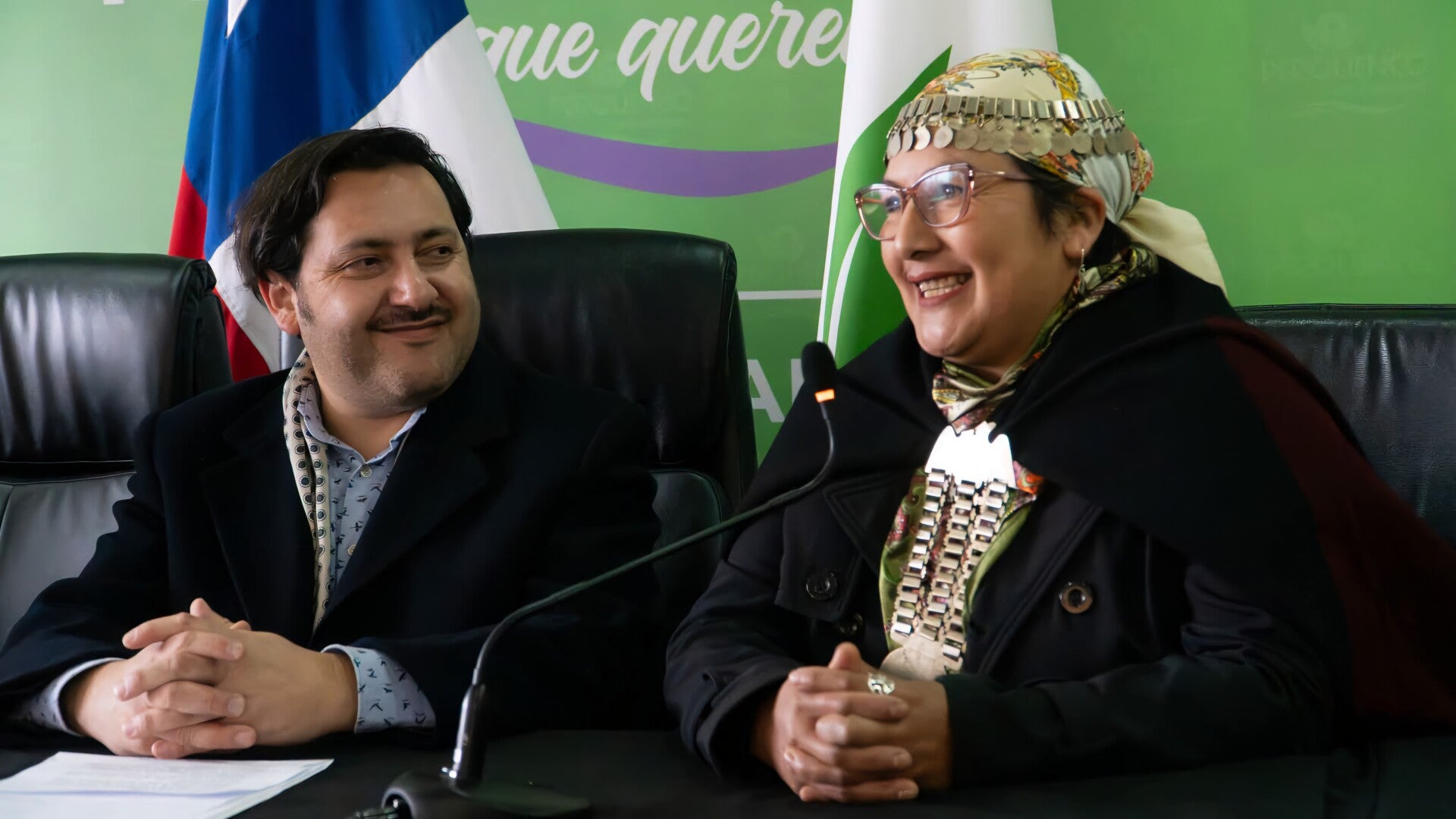 La représentante des communautés mapuches lors de la signature de l'accord entre Perquenco et l'Ordre de l'Étoile du Sud