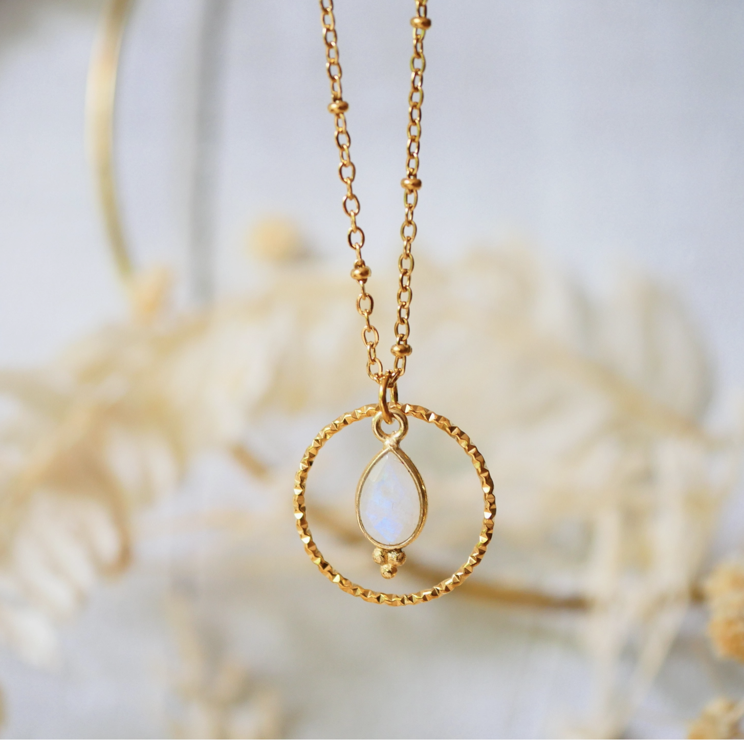 Clementine – ketting met regenboogmaansteen