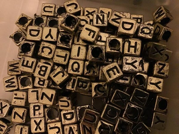 Goude letterkralen 0,02 cent ps