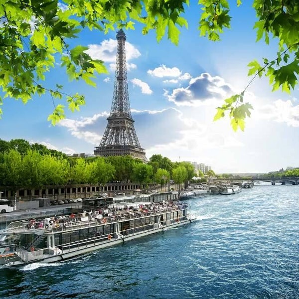 EIFFEL TOWER ELEVATOR SUMMIT ACCESS + BOAT CRUISE + NOTHREDAM WALKING TOUR