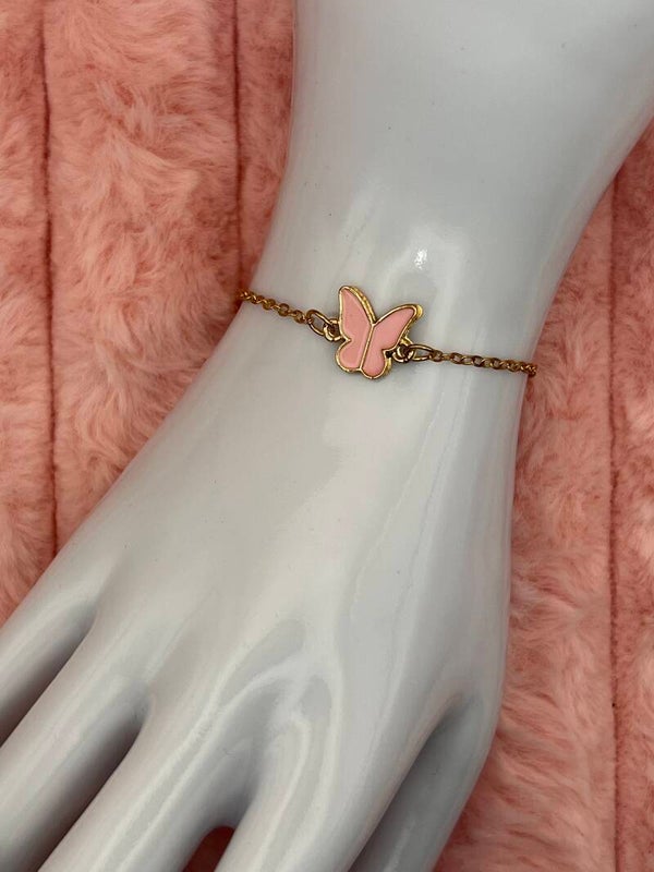 Goudkleurige armband met roze vlinder
