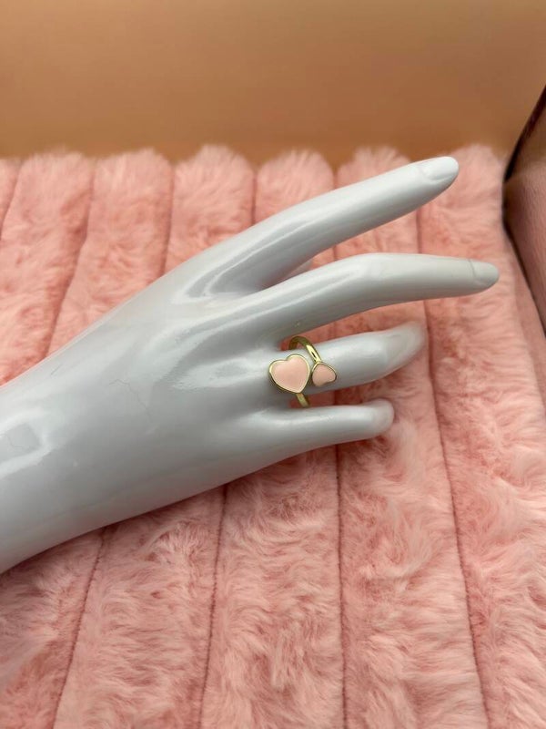 Goudkleurige verstelbare ring met roze hartjes