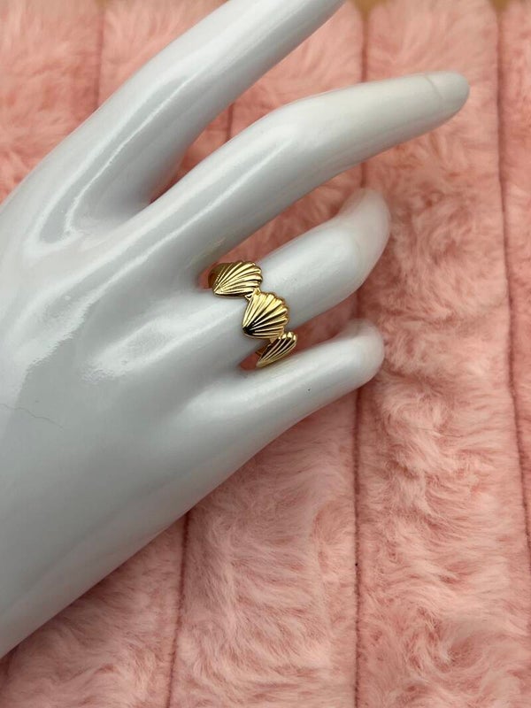 Goudkleurige verstelbare ring met schelpjes