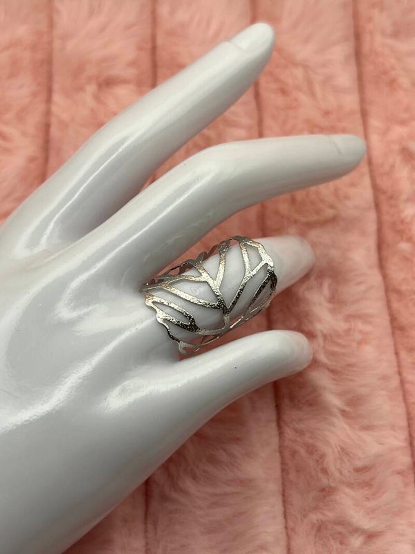 Zilverkleurige verstelbare ring met blaadje