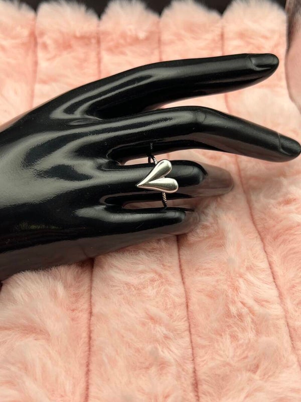 Zilverkleurige verstelbare ring met modern hart