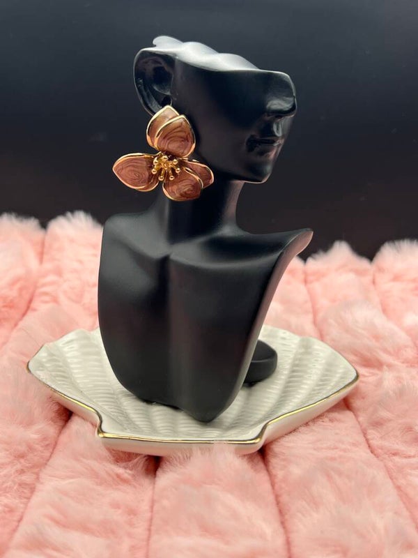 Bruine bloemen oorbellen