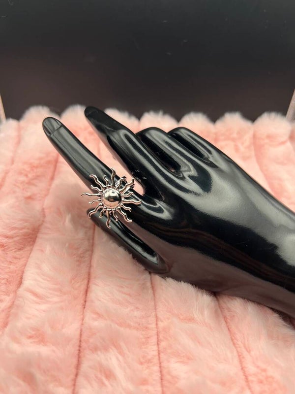 Zilverkleurige verstelbare ring met zon