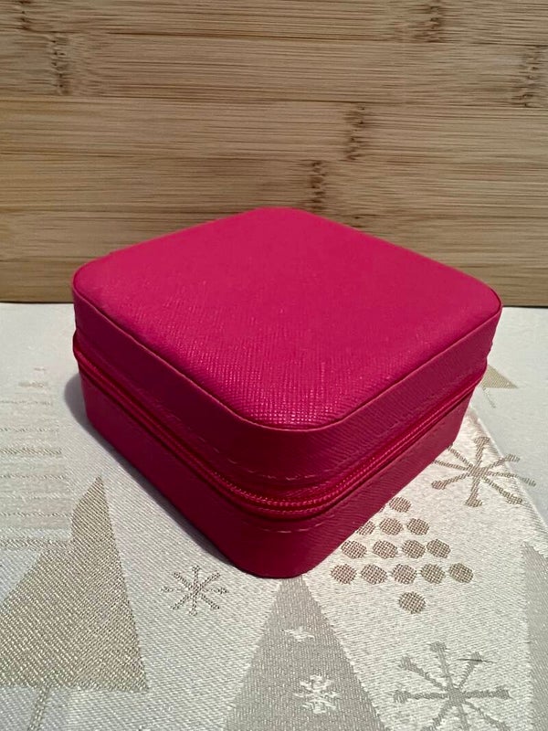 Roze sieradendoosje met vakverdeling – 10 x 10 cm