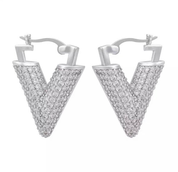 V earrings zirkonia Deluxe zilver