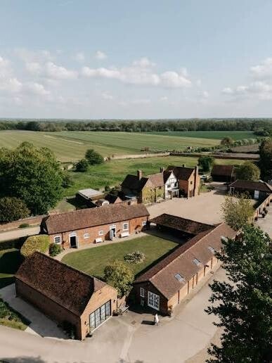Jonny Bann venue tour of Lillibrooke Manor estate and Cottage Room in Berkshire