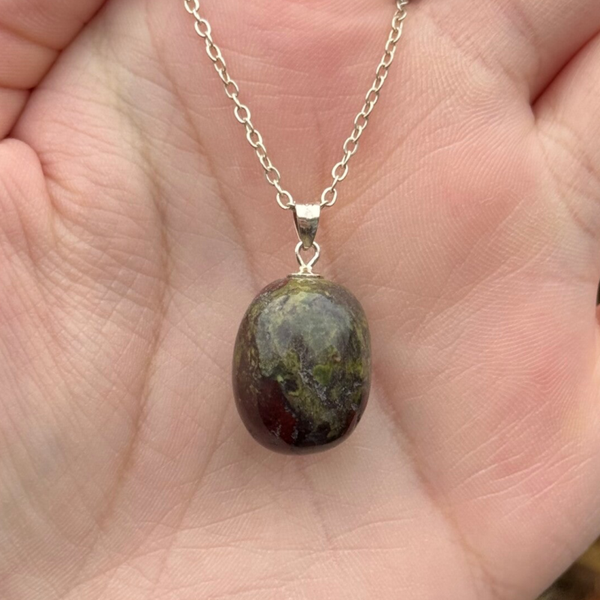 Drakenbloed Jaspis Gezondheidshanger