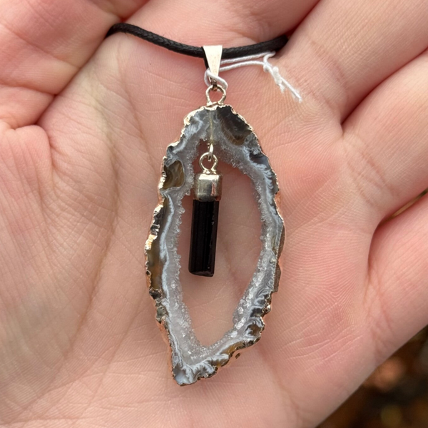 Agaat met Zwarte Toermalijn Hanger
