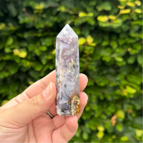 Paarse Chalcedoon met Dendriet Punt #2