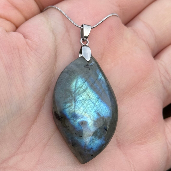 Amulet ,,Evanescent” - Labradoriet #TS4