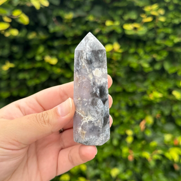 Paarse Chalcedoon met Dendriet Punt #1