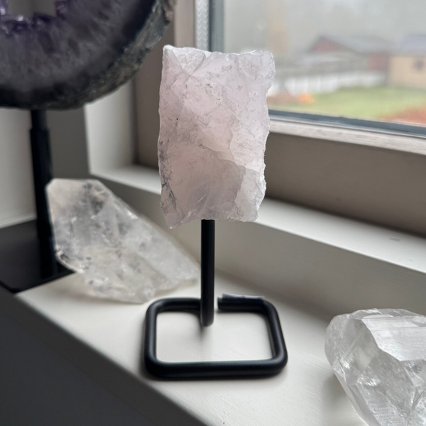 Rozenkwarts Ruw op Pin - #AP04