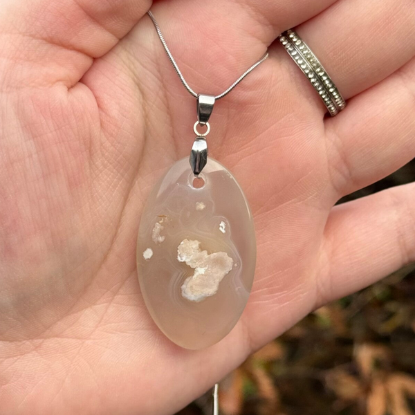 Amulet ,,Limpid” - Bloemagaat #TS7