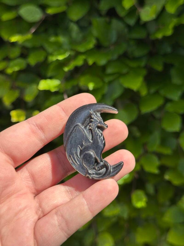 Zilver Obsidiaan Draak op Maan