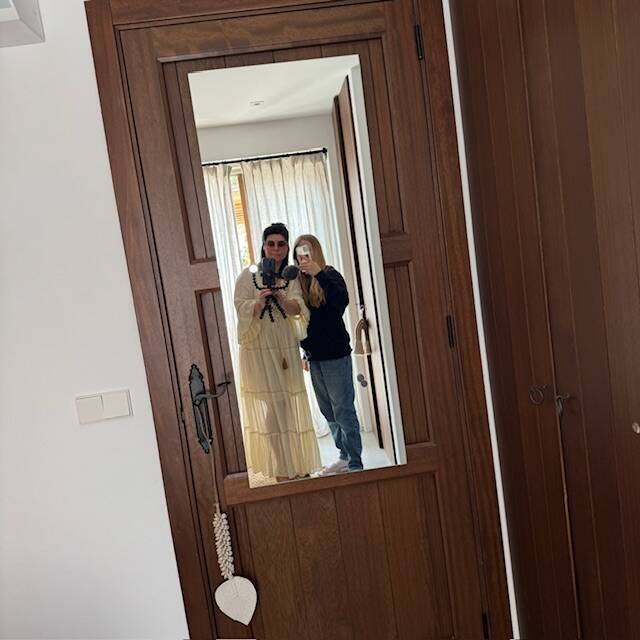 mobieltje aan dekant, detox ibiza