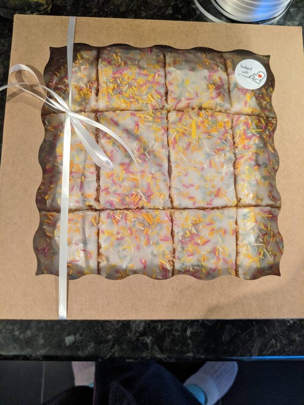 Olds cool, school cake
