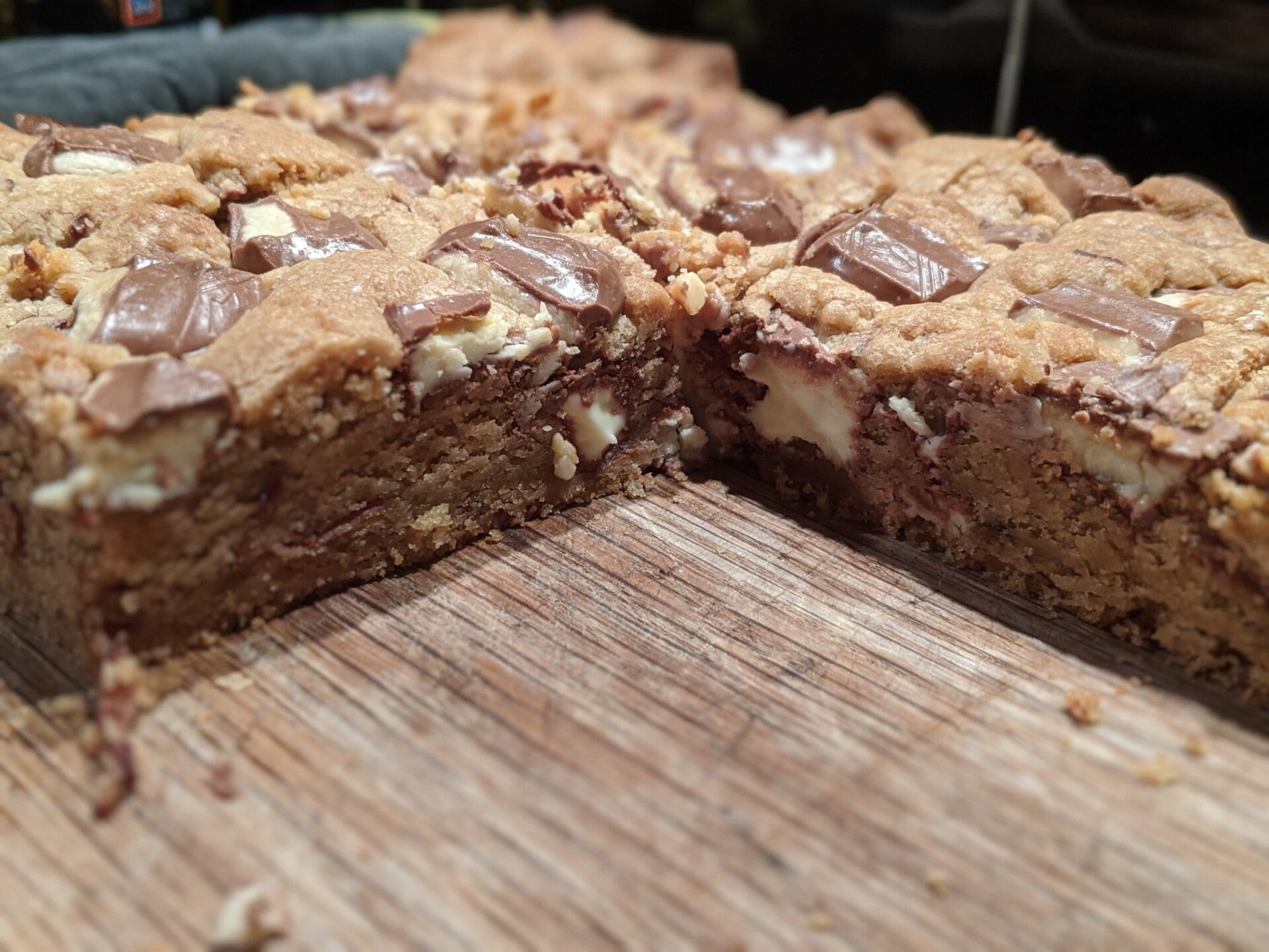 Kinder Bueno Cookie Bar