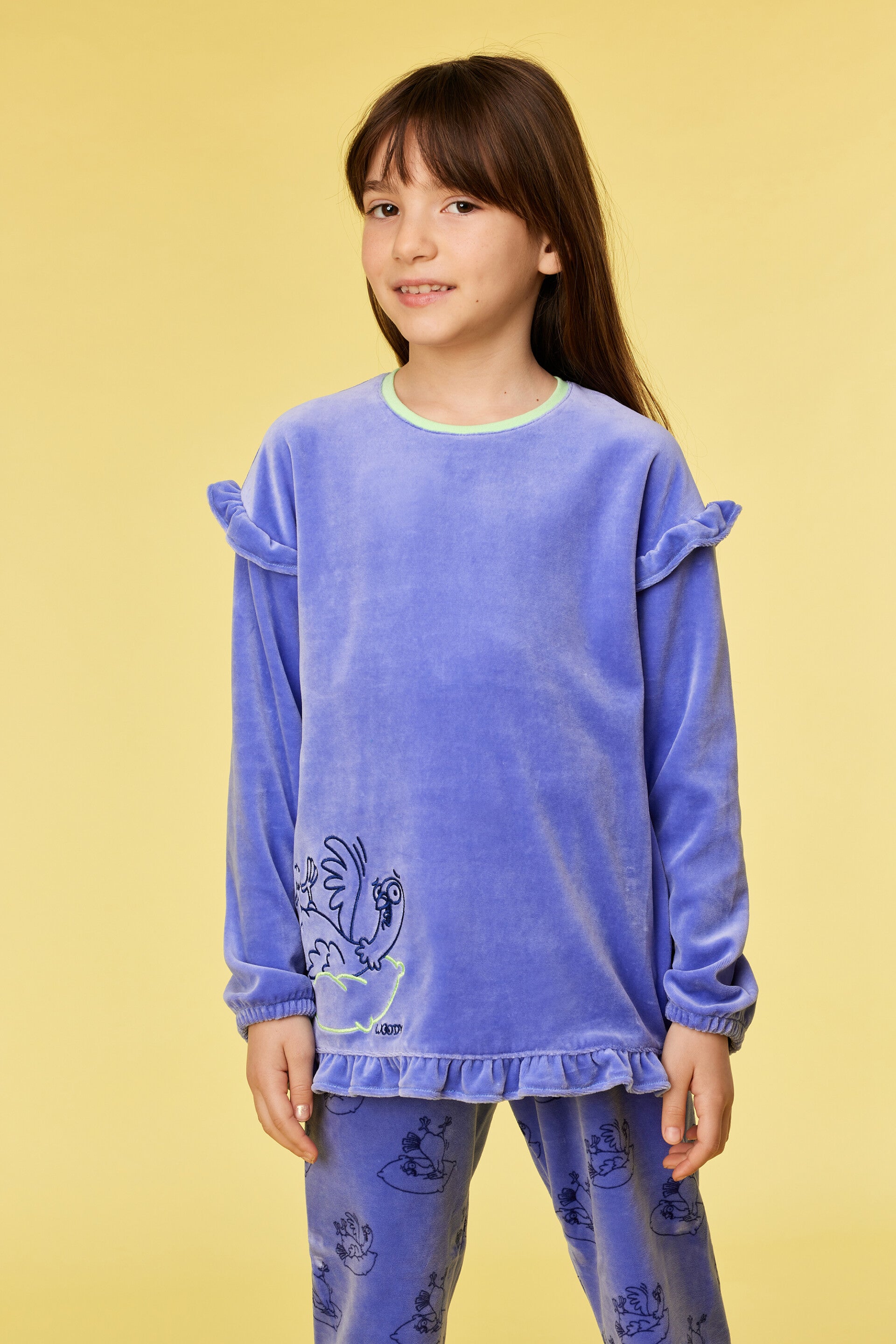 Paarse pyjama, velours, thema duif, 16 jaar