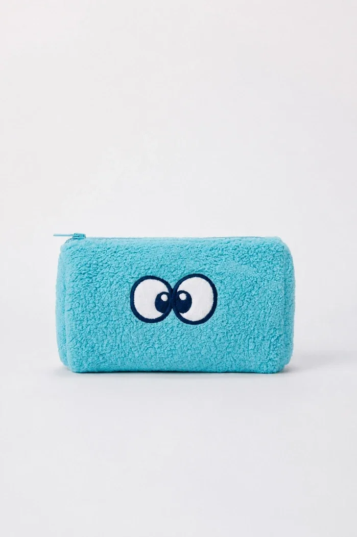 Blauw zakje van zachte teddystof