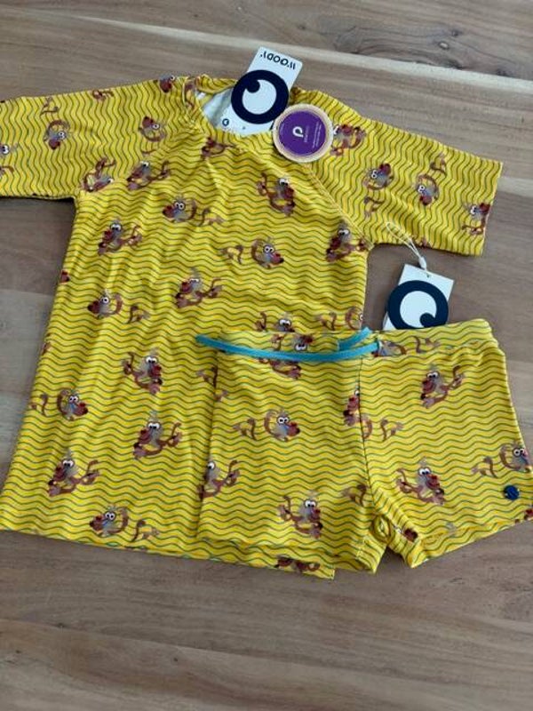 2-delig setje bestaande uit shirt en zwembroek - 10 jaar