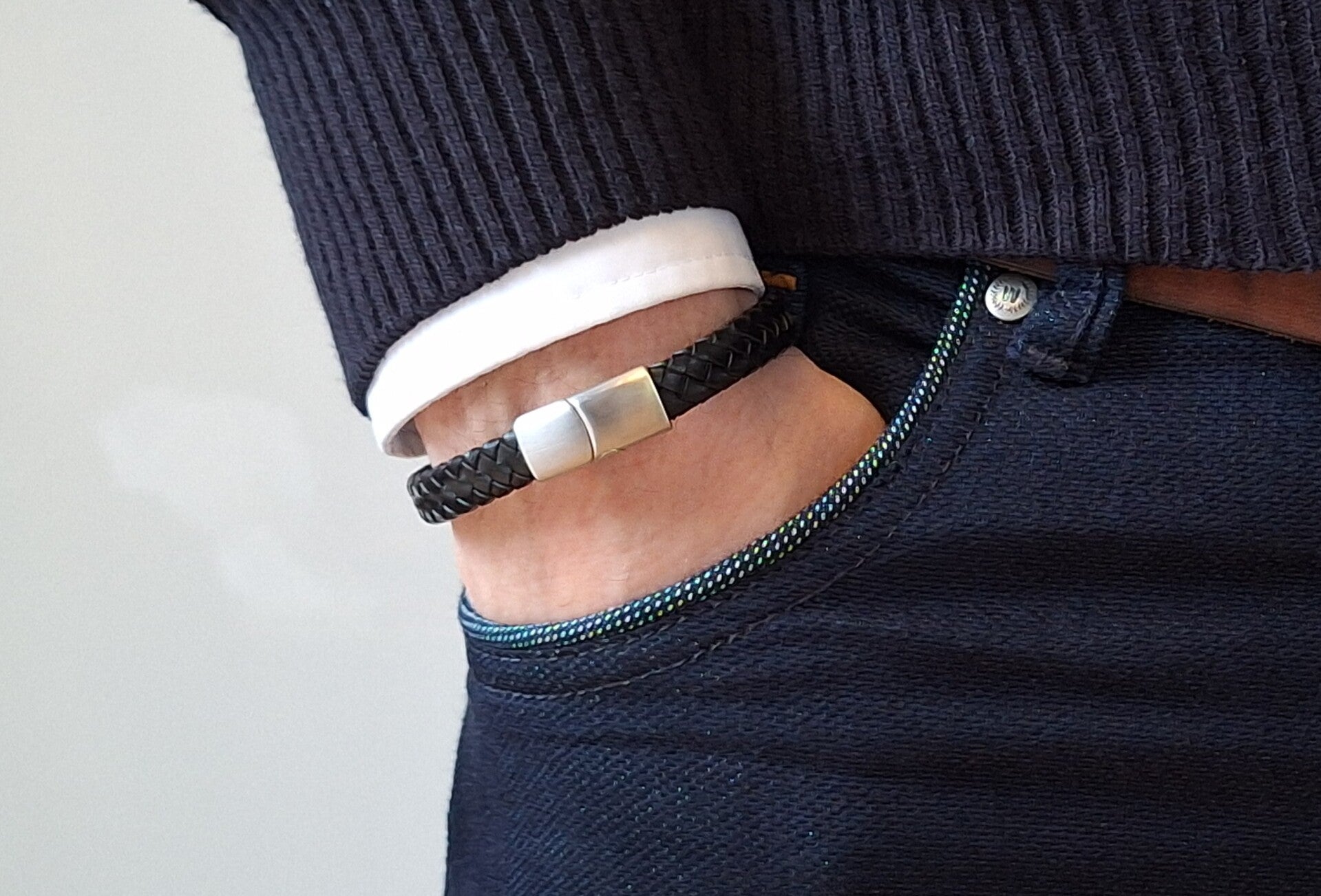 Lederen handgemaakte armband met rvs sluiting