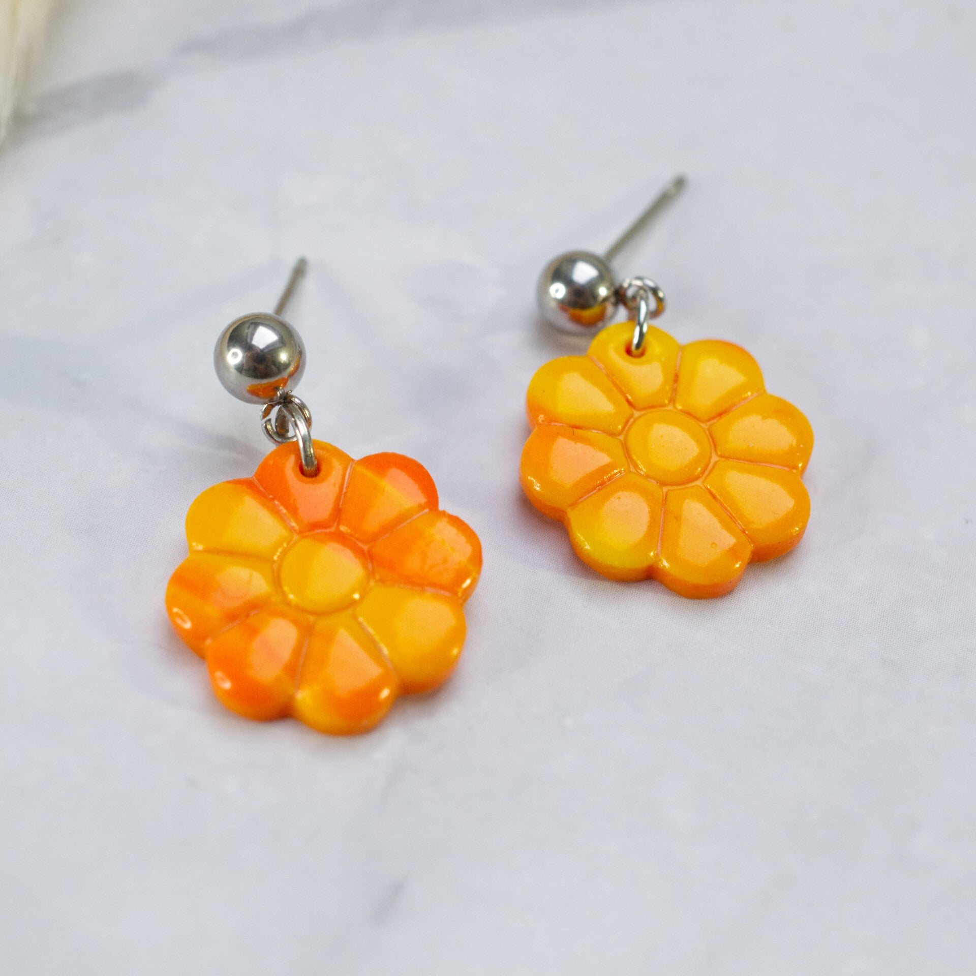 Bloem hangertjes + Stainless steel knopje zilver