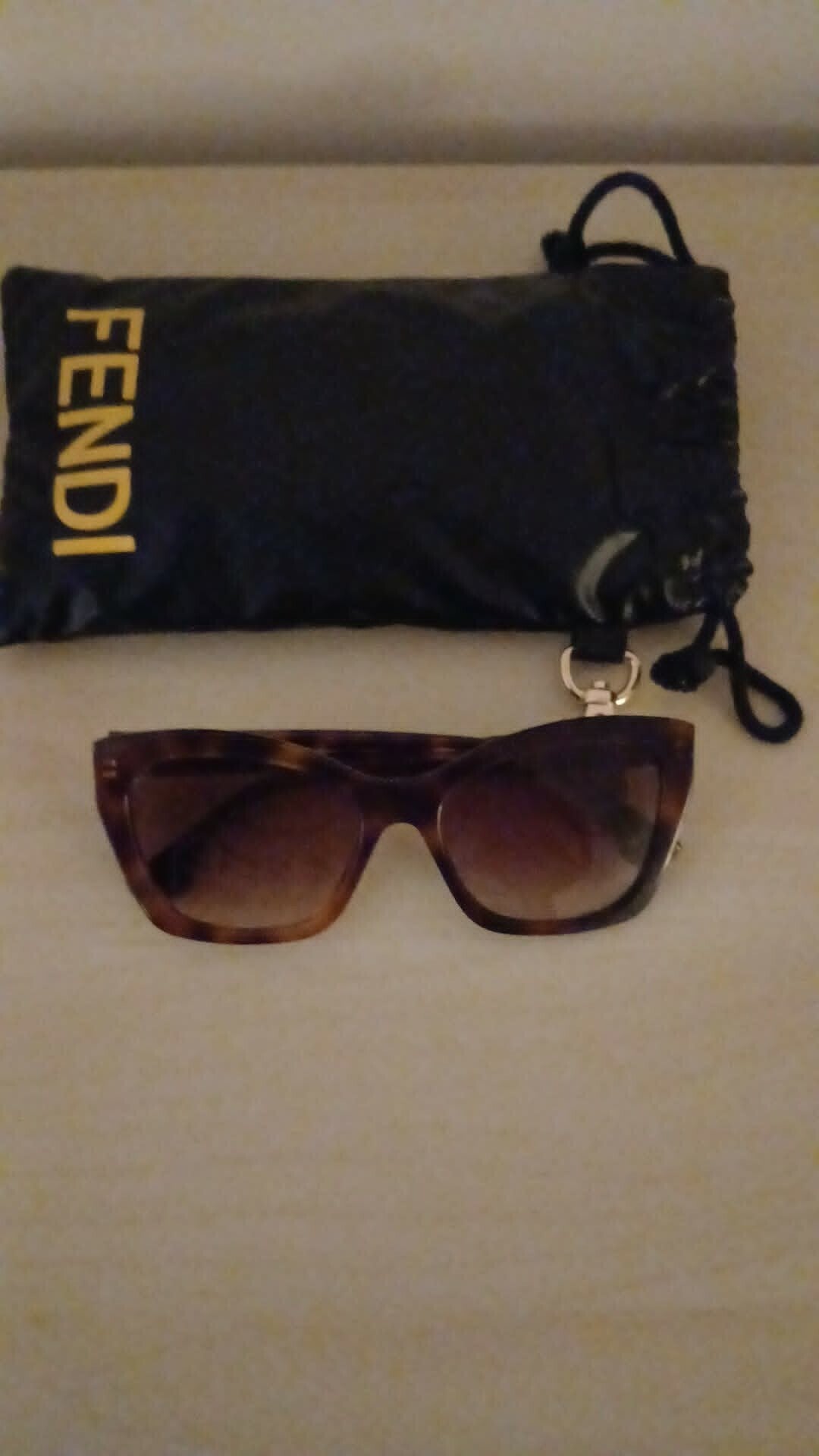 Lunettes de soleil Fendi Lettering FE40151I - Écaille de tortue / Havane