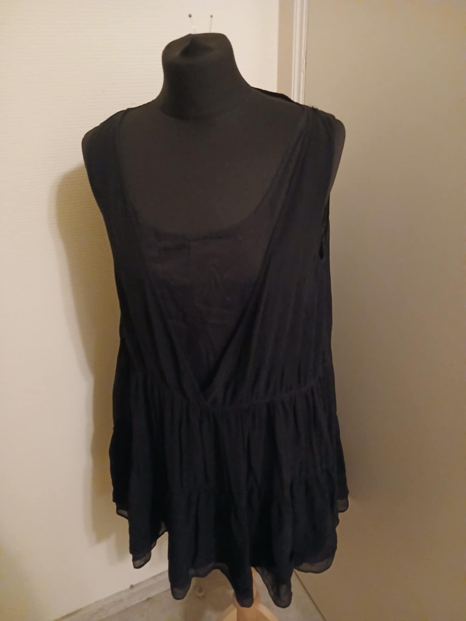 See by Chloé - Petite robe noire à volants 100% soie